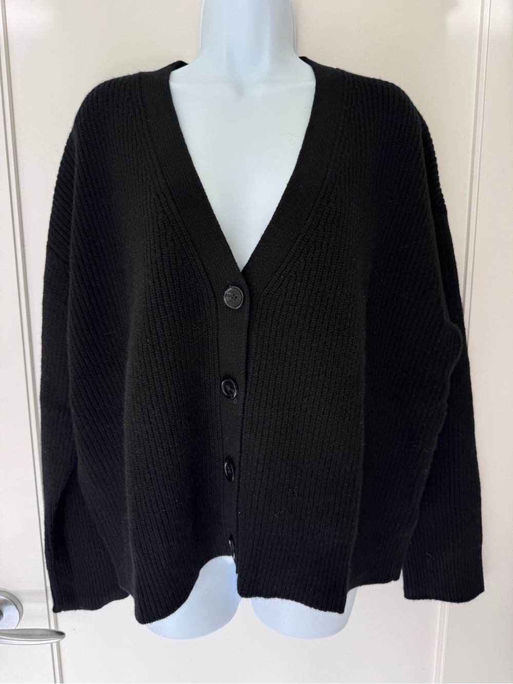 Quince Cashmere Black V-Neck Button Front Women's Sweater Cardigan